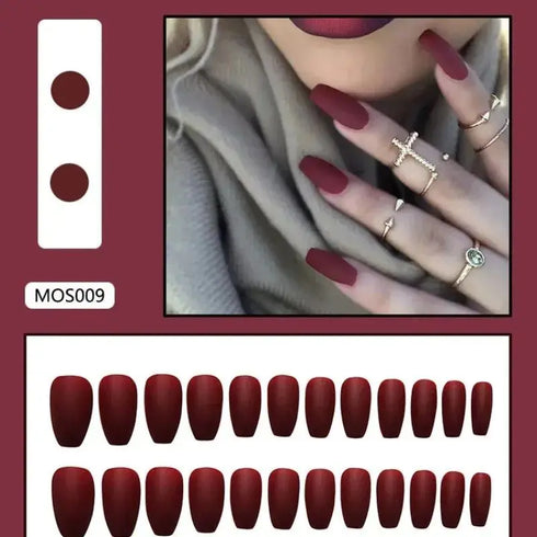 Wearable Detachable Love-Themed Checkerboard Fake Nail Pieces for a Sweetheart Manicure