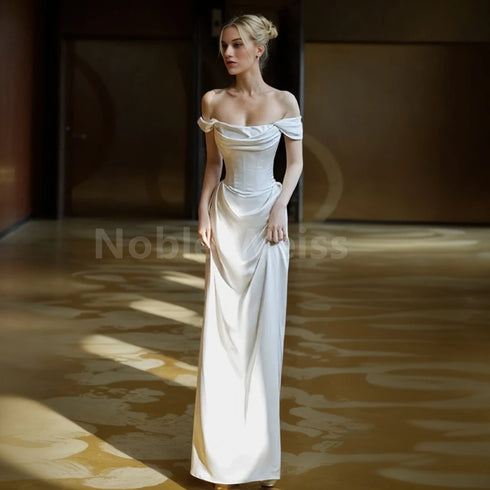 Elegant Floor-Length Wedding Dress with One-Shoulder Style