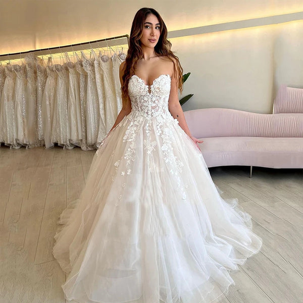 Beach Sweetheart Wedding Dress A-Line Tulle Sleeveless Appliques Lace-Up Bridal Gown