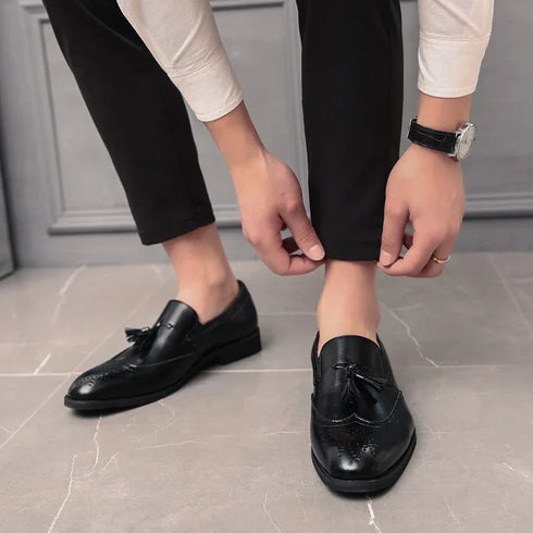 Luxury Black Low Heeled Tassels Loafers for Men Business Dress Shoes