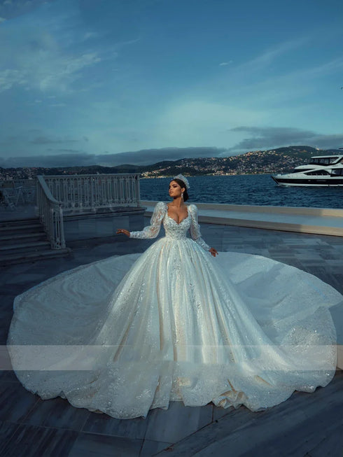 Backless Beaded Pearls Ball Gown With Puff Sleeves And Lace Appliques Wedding Dress
