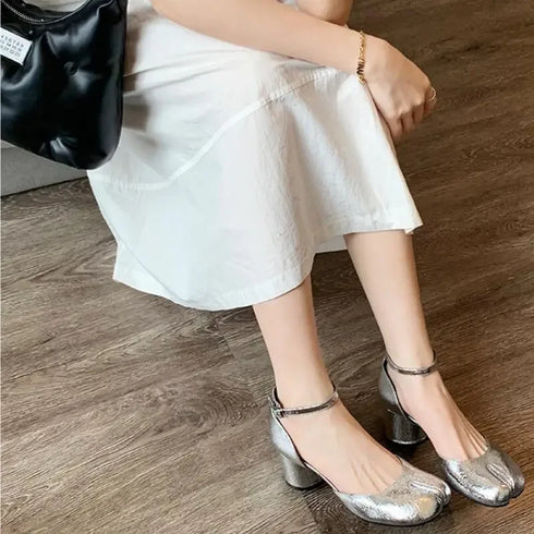 Chic Women's Tabi Ninja Mary Jane Pumps with Round Split Toe Design - Stylish Thick Heel Sandals for Spring and Autumn