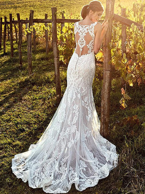 Lace V-Neck Wedding Dress Illusion Spaghetti Straps Floor Length Beach Bridal Gown