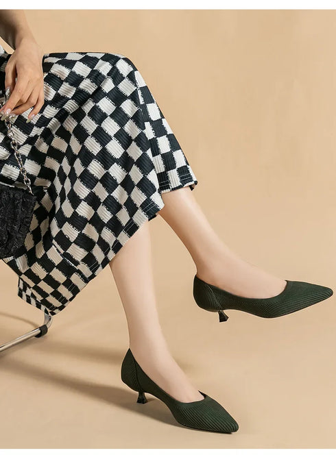 Stylish Women's Pointed Toe Slip-On Flat Pumps for Casual Spring and Autumn Wear