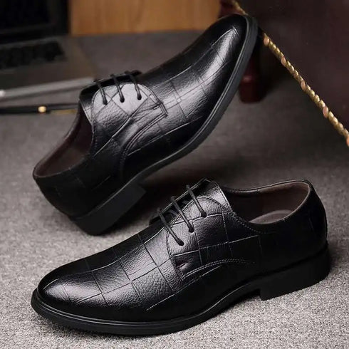 Classic Men's Leather Dress Shoe for Business and Casual Occasions