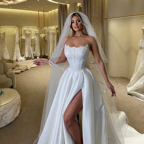 Elegant A-Line Wedding Dresses Strapless Side Slit Bridal Gown with Appliques for Evening and Prom