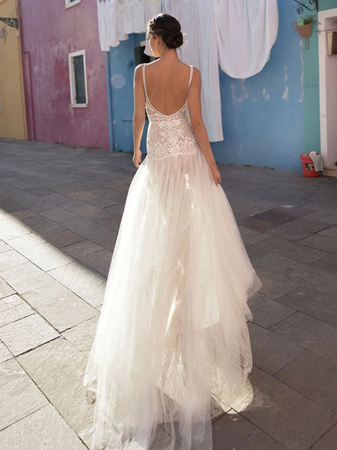 Boho Lace Wedding Dress Spaghetti Strap V-Neck Open Back Vintage Style Bridal Gown