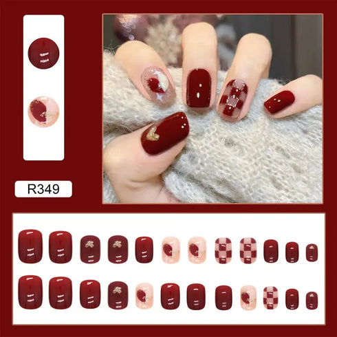 Wearable Detachable Love-Themed Checkerboard Fake Nail Pieces for a Sweetheart Manicure